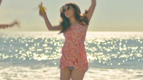 Pic: Hannah Marks in Banana Split