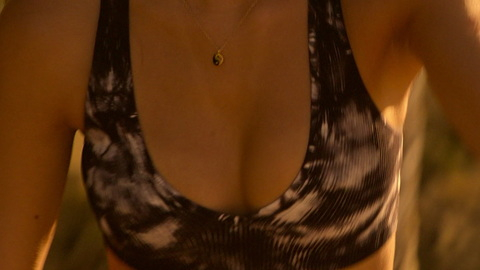 Pic: Madison Bailey in Outer Banks