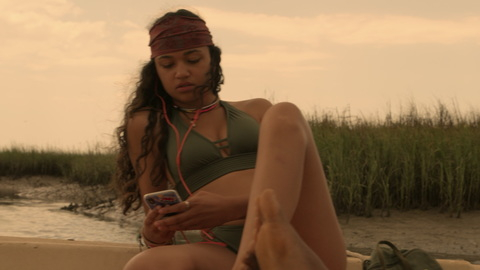 Pic: Madison Bailey in Outer Banks