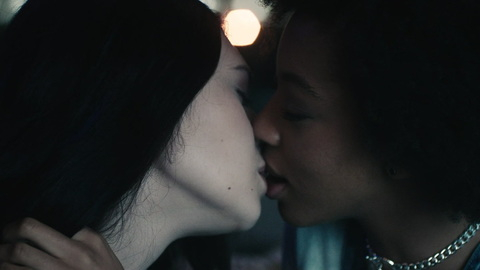 Pic: Nicole Maines in Bit