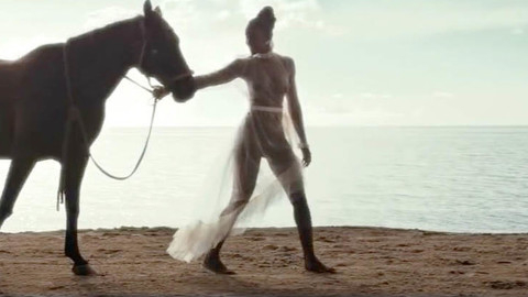 Pic: Kelly Rowland in Coffee