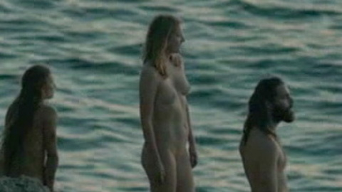 Pic: Lola Klamroth in Capri-Revolution
