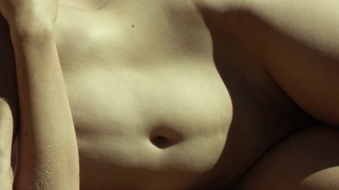 Pic: Lola Klamroth in Capri-Revolution