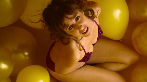 Pic: Paula Malia in Valeria