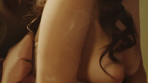 Pic: Brunna Martins in Hard