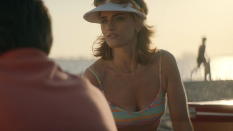 Pic: Amanda Peet in Dirty John