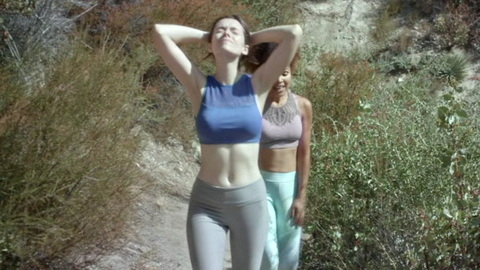 Pic: Ashlynn Yennie in Variant