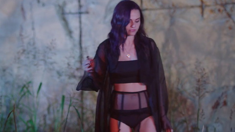 Pic: Jennifer Cipolla in Coven (2020)