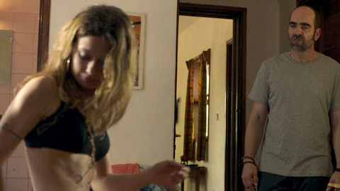 Pic: Anna Castillo in Adú (2020)