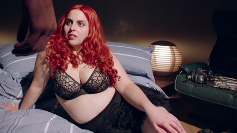 Pic: Beanie Feldstein in How to Build a Girl