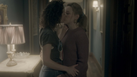 Pic: Amelia Eve in The Haunting of Bly Manor