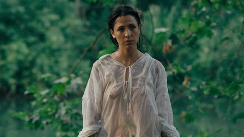 Pic: Isabel Aimé González Sola in La Révolution