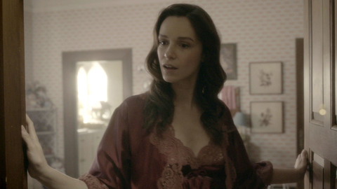 Pic: Alex Essoe in The Haunting of Bly Manor