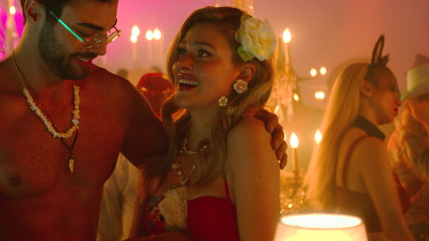 Pic: Nicola Peltz in Holidate