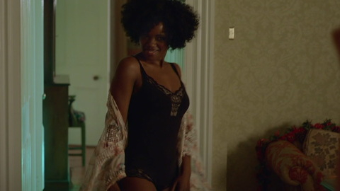 Pic: Lorna Brown in Christmas Presence