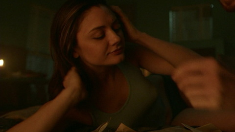 Pic: Christine Evangelista in Fear the Walking Dead