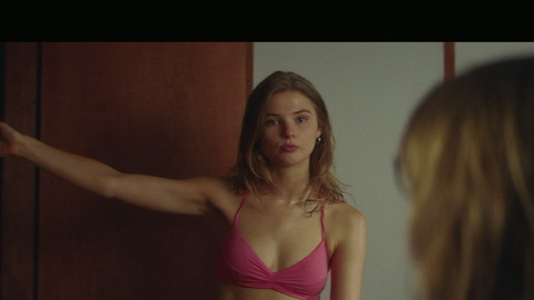 Pic: Stefanie Scott in Mary