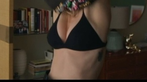 Pic: Kaley Cuoco in The Flight Attendant