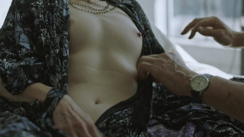 Pic: Leslie Hope in Lie Exposed
