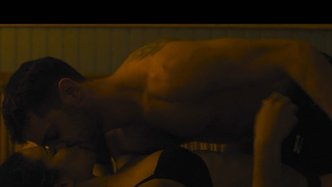 Pic: Sabrina Ouazani in Break