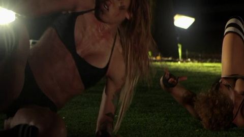 Pic: Tamra Dae in Kiss Kiss