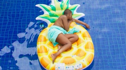 Pic: Busi Lurayi in How To Ruin Christmas (2020-2021)