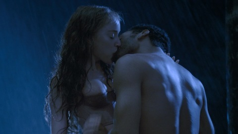 Pic: Phoebe Dynevor in Bridgerton