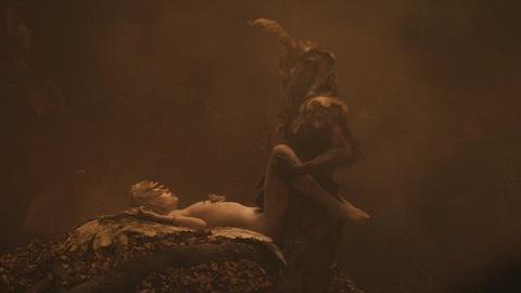 Pic: Karoline Hamm in Equinox