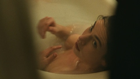 Pic: Lily James in The Dig (2021)