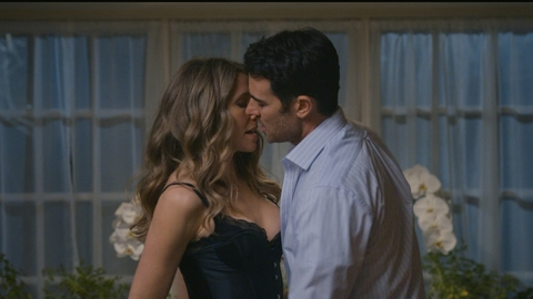 Pic: Sarah Chalke in Firefly Lane