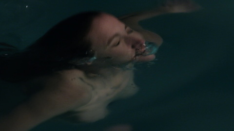 Pic: Sarah Chalke in Firefly Lane