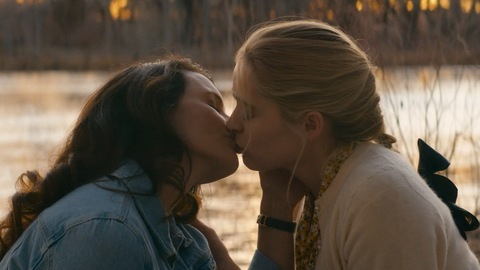 Pic: Kristin Davis in Deadly Illusions