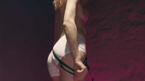 Pic: Elena Tronina in Happy End (2021)