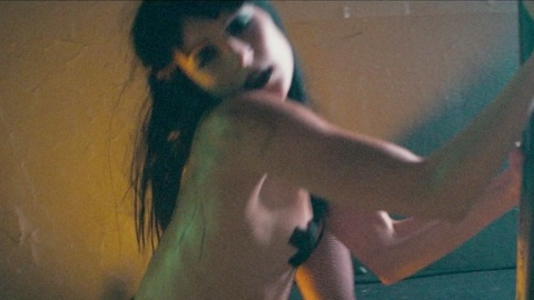 Pic: Dree Hemingway in Run with the Hunted