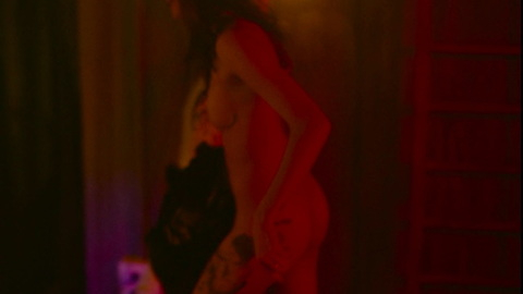 Pic: Milena Smit in Cross the Line