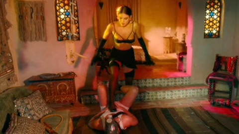 Pic: Yumna Marwan in Little Birds (2020)