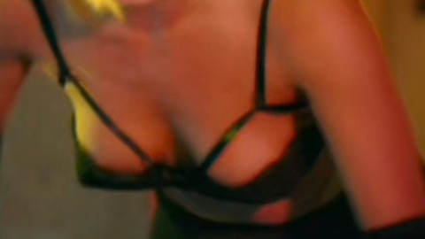 Pic: Yumna Marwan in Little Birds