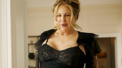 Pic: Jennifer Coolidge in The White Lotus (2021)