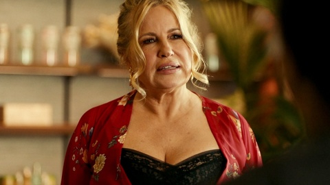 Pic: Jennifer Coolidge in The White Lotus