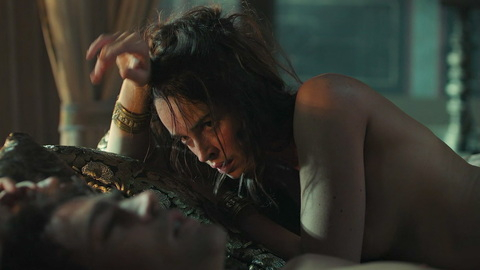 Pic: Kasia Smutniak in Domina (2021-2023)