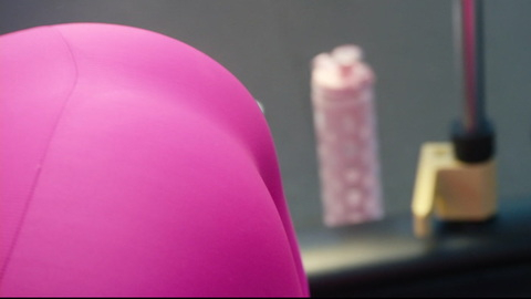 Pic: Magdalena Koleśnik in Sweat