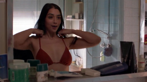 Pic: Adriana Santos in Animal Kingdom