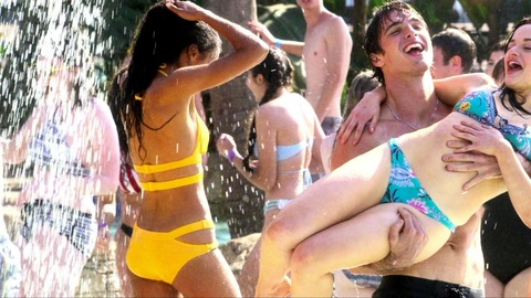 Pic: Maisie Richardson-Sellers in The Kissing Booth 3