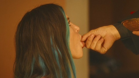 Pic: Bella Thorne in Habit