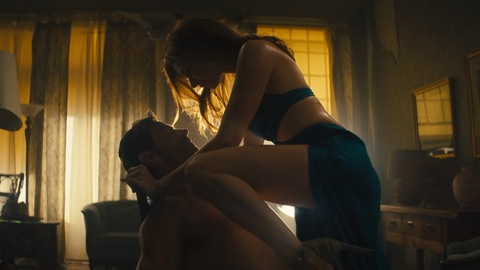 Pic: Rebecca Ferguson in Reminiscence (2021)