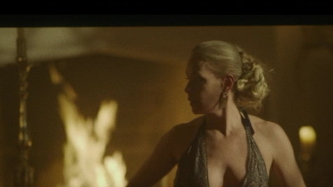 Pic: Carolina Ferraz in Hard