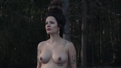 Pic: Halsey in If I Can't Have Love, I Want Power