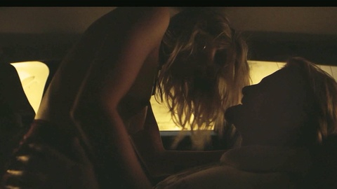 Pic: Elizabeth Posey in Heels