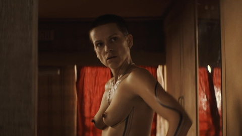 Pic: Veerle Baetens in Cheyenne & Lola