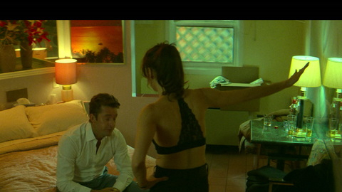 Pic: Aubrey Plaza in Best Sellers